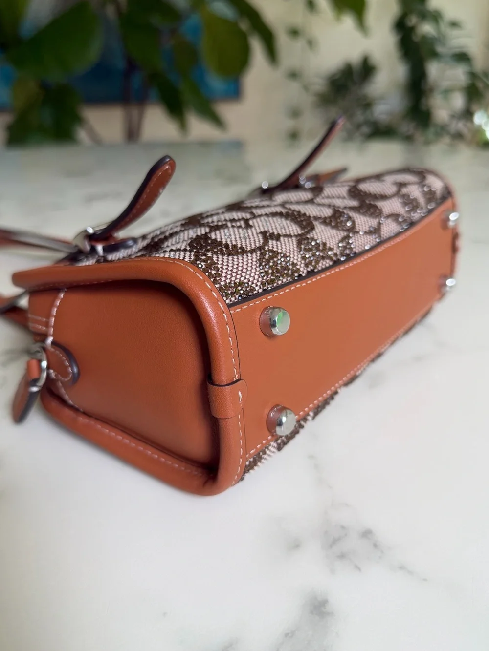 NWOT Coach Swing Zip Bag 20 In Crystal Signature Jacquard CBH53 Burnished Amber